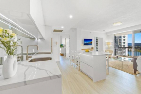 Beautiful-Bright-Modern 2 Bedroom Unit With Water Views